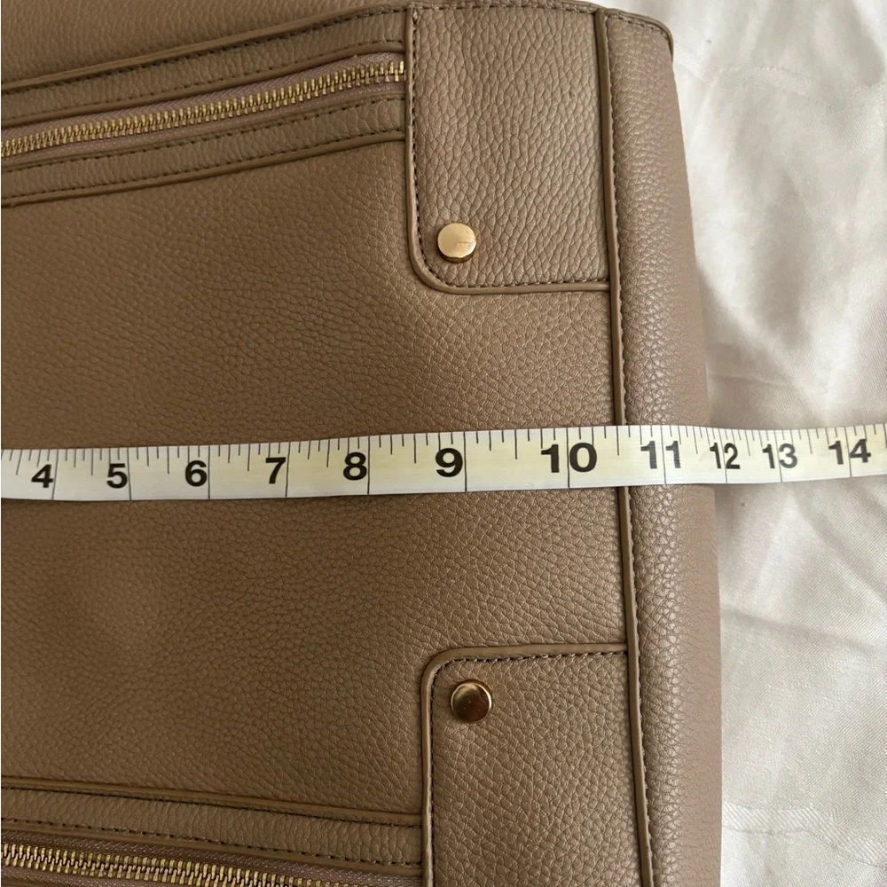 Elegant Tan Handbag